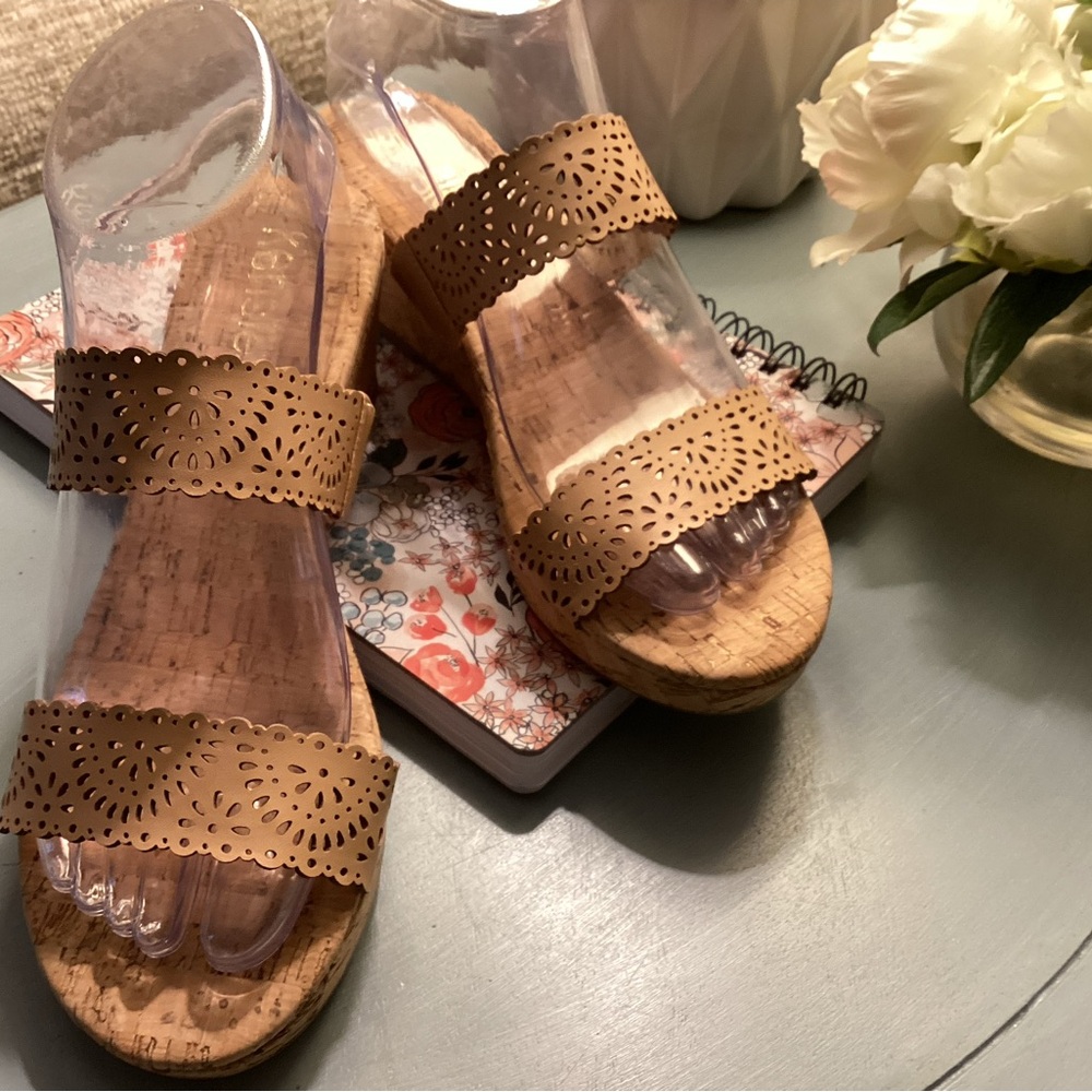 Kensie Beige Laser-Cut Cork Wedges